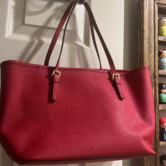 NWT red Michael Kors handbag. - Picture 2 of 7